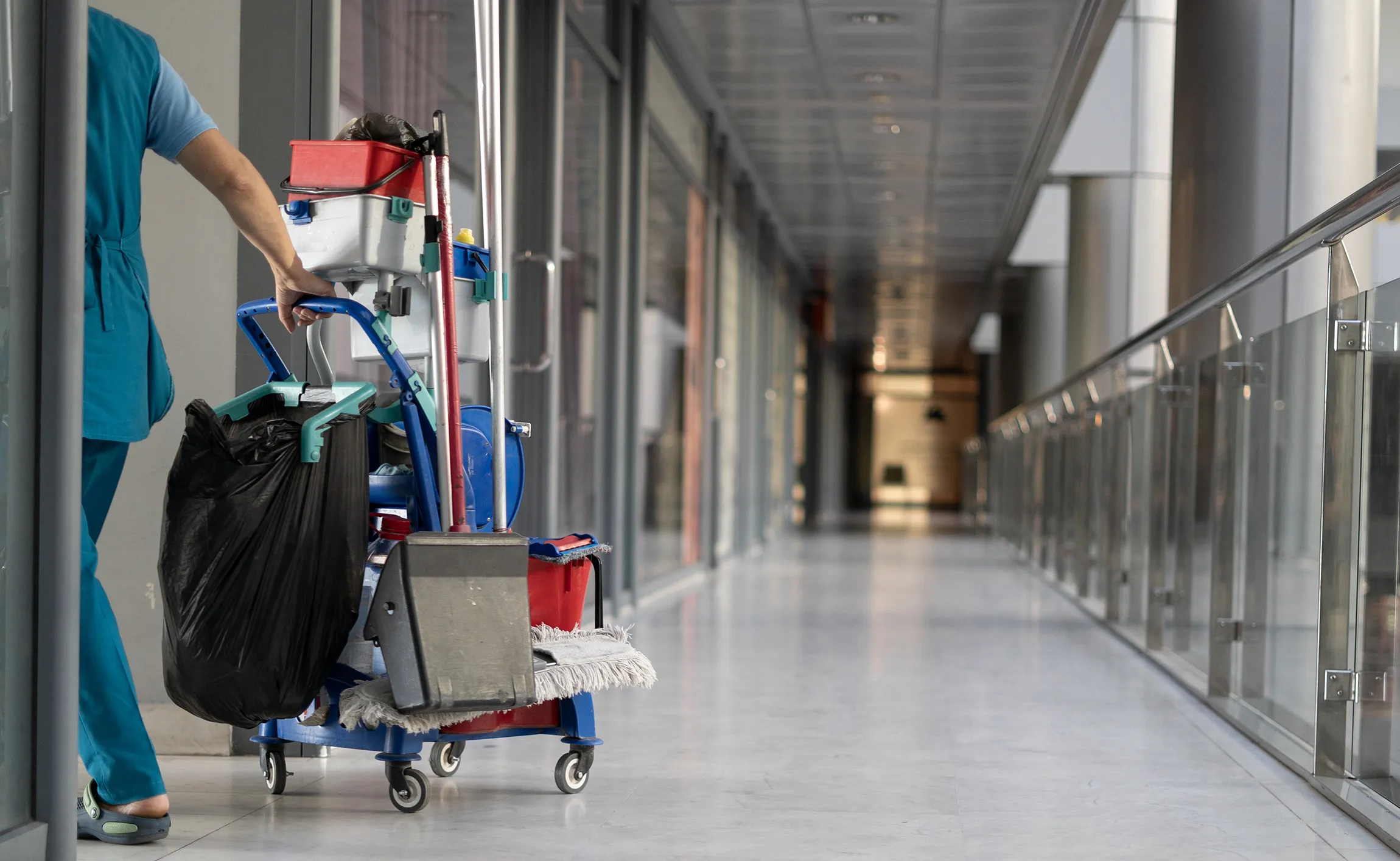 Kuru-Facility-Management-leistungen-Unterhaltsreinigung-section-03